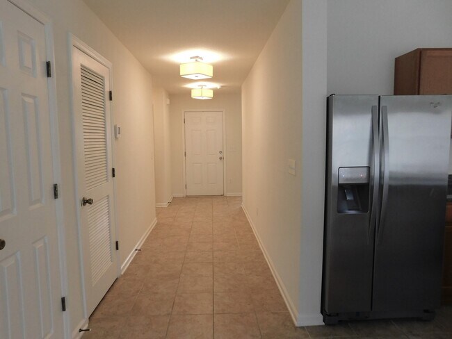 Building Photo - 4 bedroom Executive Home