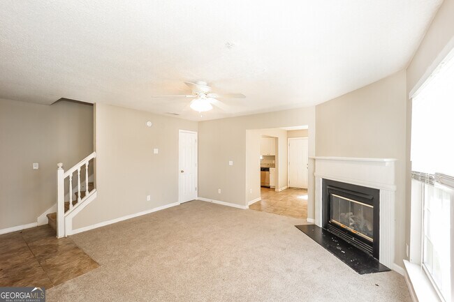 Foto del edificio - 1236 Creekview Cir