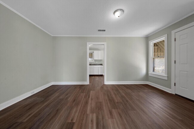 Foto del edificio - 1511 Maple Ave