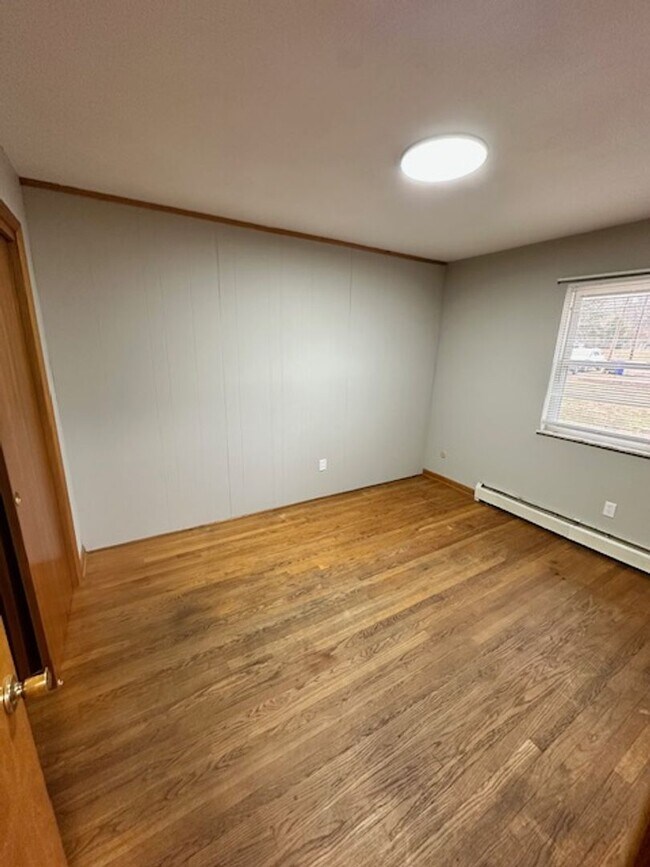 Foto del edificio - 523 Mishler Rd