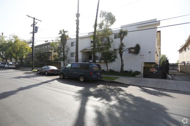 Foto del edificio - Royal Wyandotte Apartments