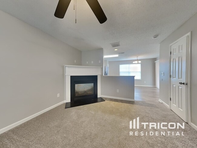 Building Photo - 409 Kara Ln