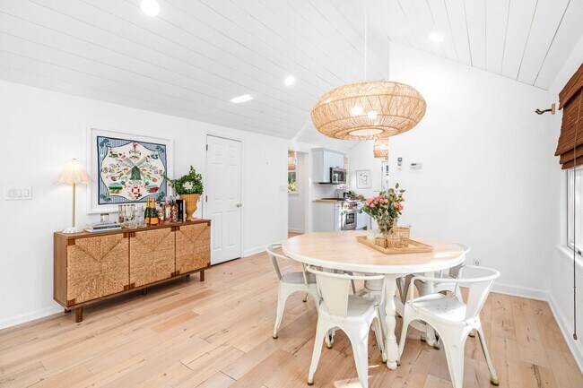 Foto del edificio - 144 Powell Ave