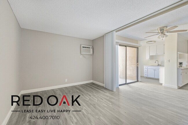 Foto del edificio - 8614 Woodley Ave