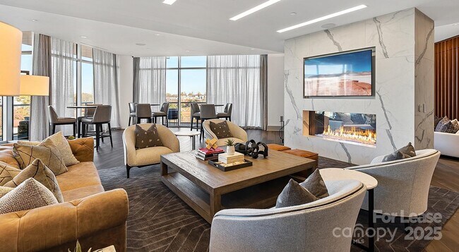 Foto del edificio - 4425 Sharon Rd