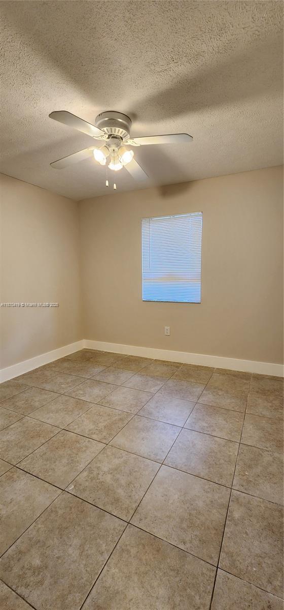 Building Photo - 6121 SW 39th St