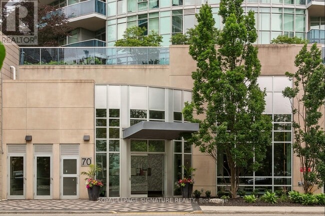 Building Photo - 70 Absolute Ave