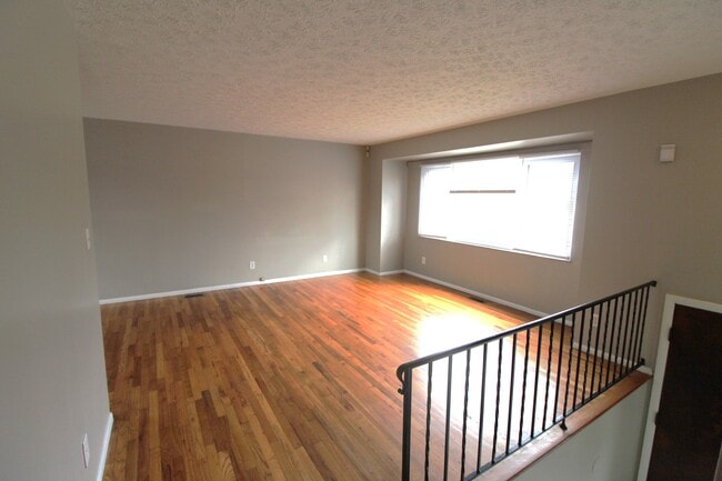 Building Photo - 2928 Landon Dr