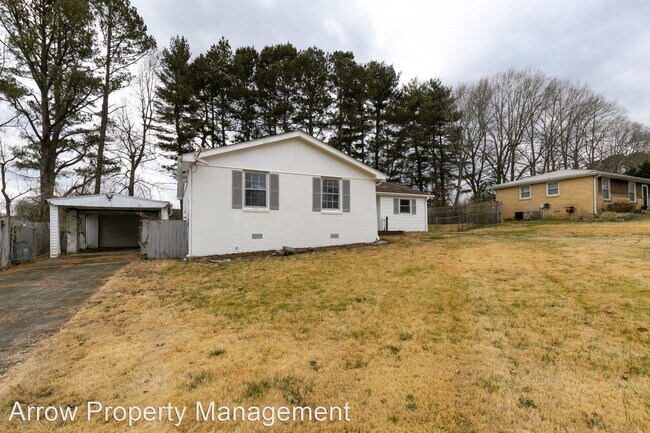 Building Photo - 4 br, 2.5 bath House - 228 Bass Drive