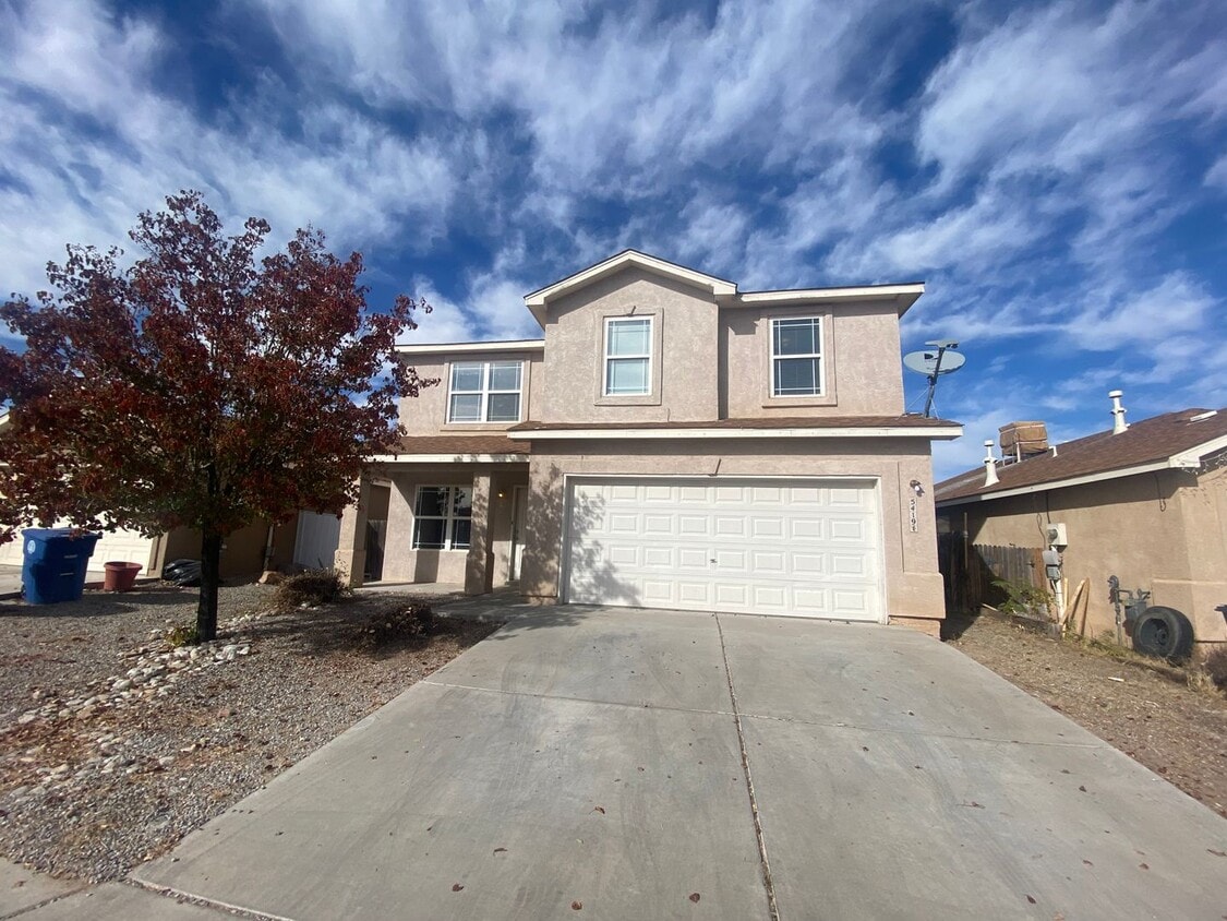 Foto principal - SW 4 Bedroom 3 Bath 2 Car Garage 1989SF