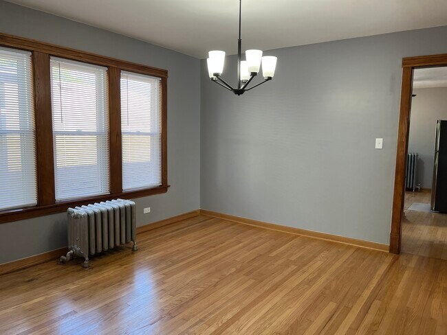Foto del edificio - 3049 N Kenneth Ave