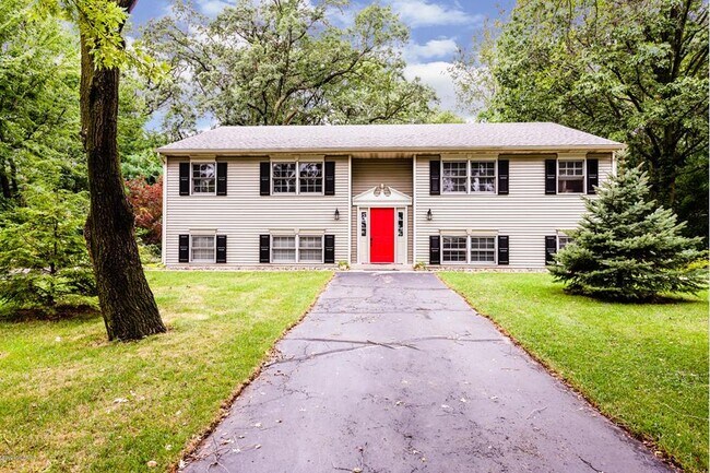 Building Photo - 2753 W Marquette Woods Rd