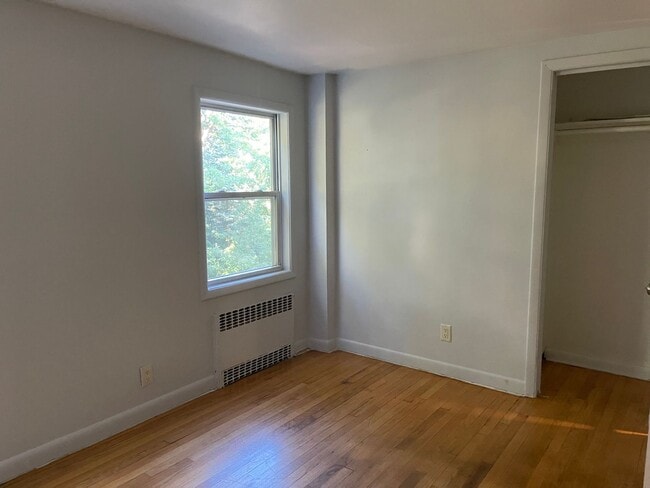 Building Photo - **100 SICARD ST** Basement+Driveway+Off-Street Parking+Free Washer/Dryer+Deck+Backyard