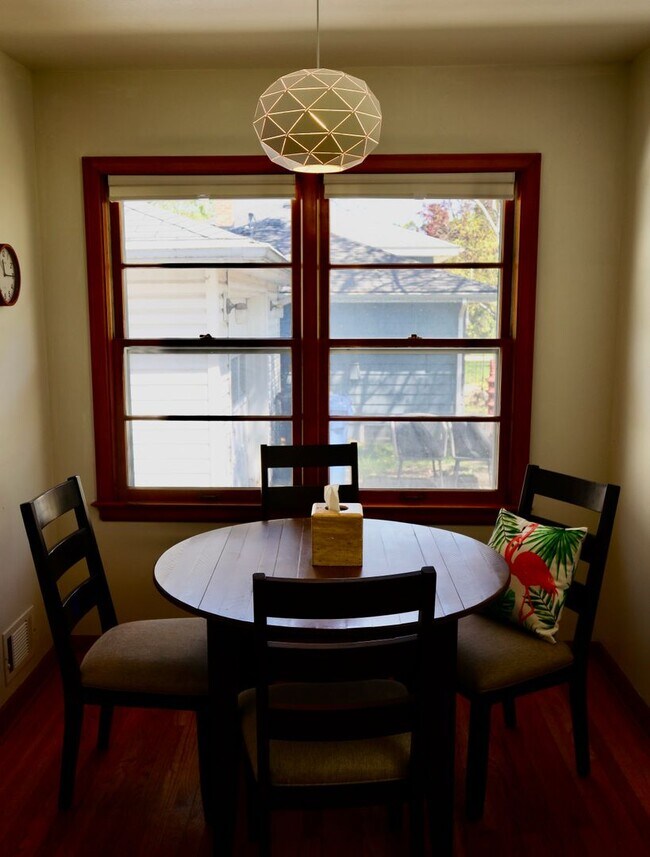 Building Photo - Furnished 2BR Home + Flex | Monona Home w/...