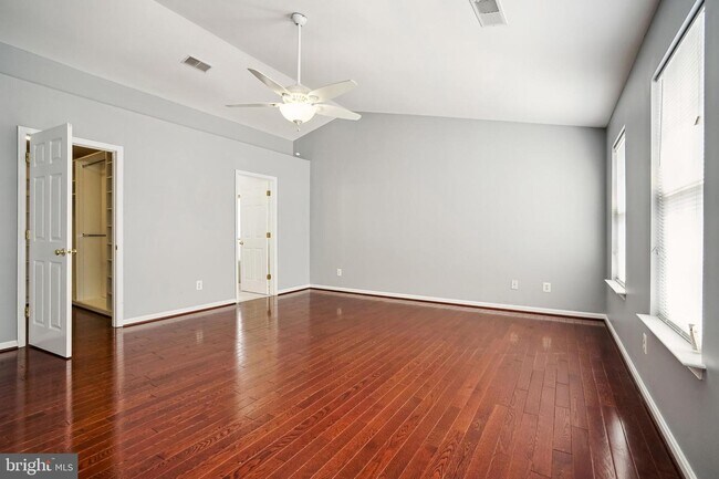 Building Photo - 20 Watermill Ct