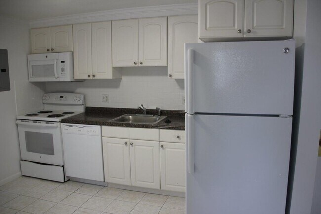 Foto del edificio - 2 Bed 1 Bath available 9/1