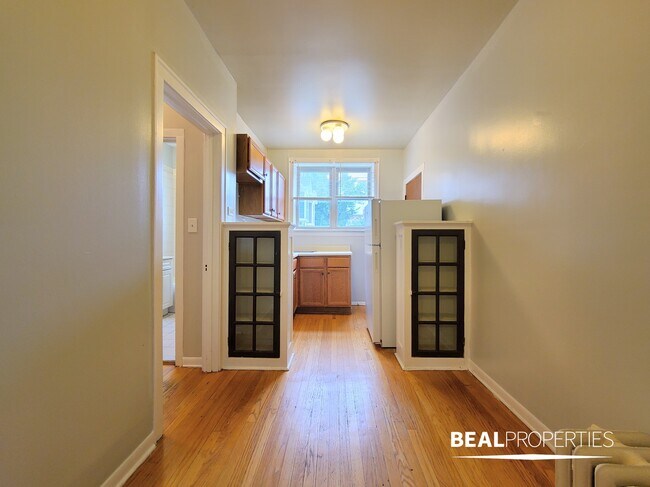 Building Photo - 4231 N Paulina St