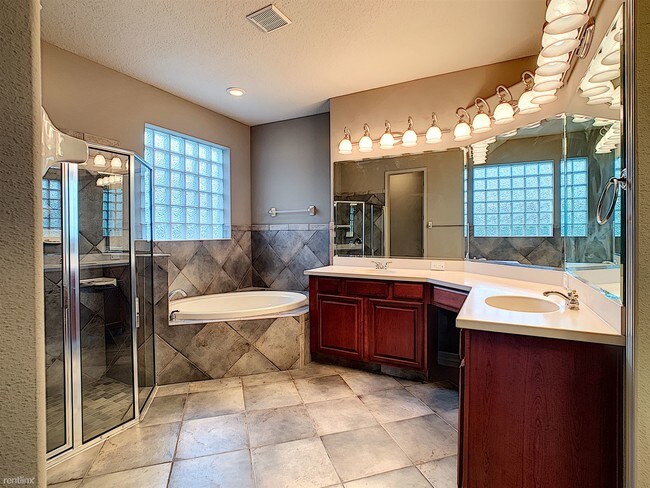 Building Photo - 6 br, 5 bath House - 9827 Sorbonne Loop