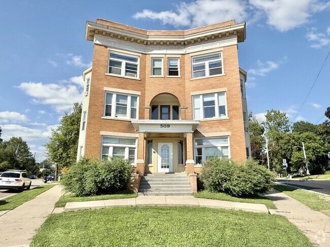 Building Photo - 509 E Milwaukee St