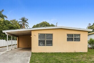 Building Photo - 550 NW 29th Terrace
