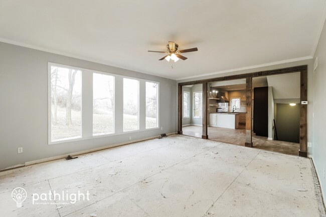 Building Photo - 302 E 123Rd Terrace, Kansas City, MO, 64145