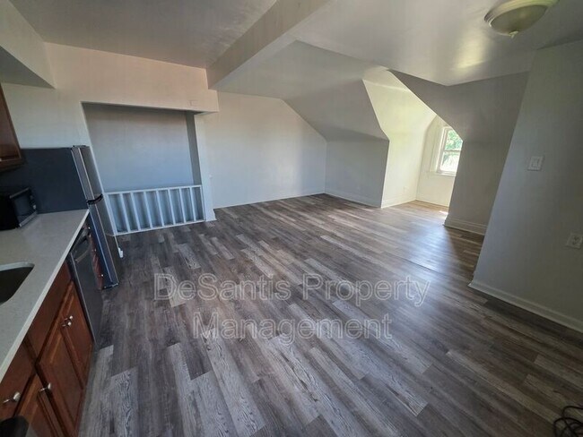 Foto del edificio - 621-623-623 Lincoln Ave