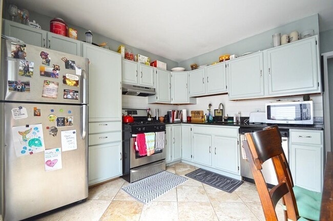 Building Photo - 78 Parsons St