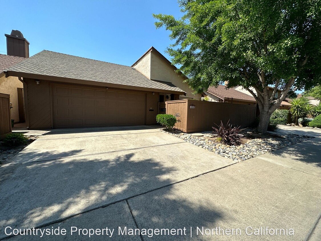 2 br, 2 bath House 1820 Laurel Oak Drive House Rental in Modesto