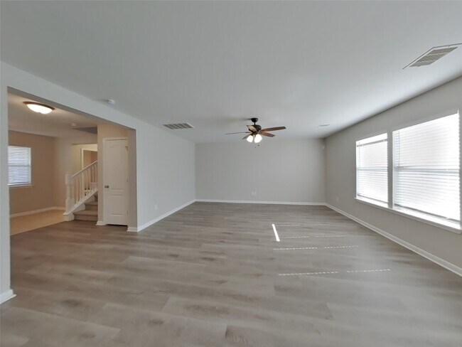 Foto del edificio - 7914 Moss Springs Ct