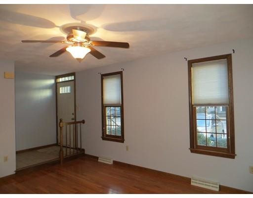 Building Photo - 821 Wellman Ave