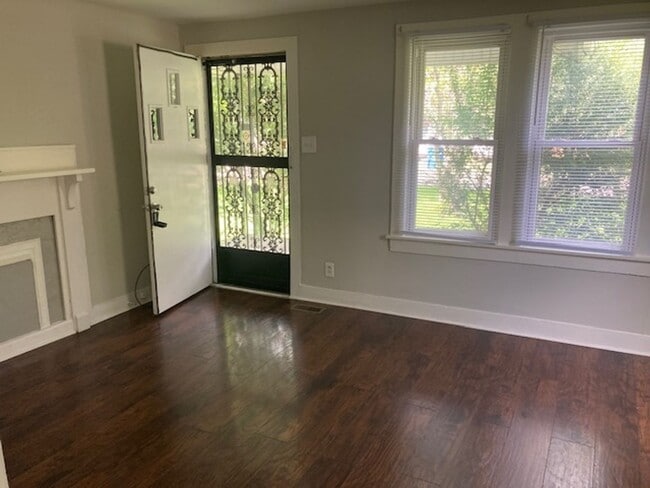 Foto del edificio - Murfreesboro 1250 SF, 3BR/1.5BA near downtown Murfreesboro