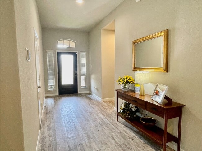 Building Photo - 23511 Villatora Dr
