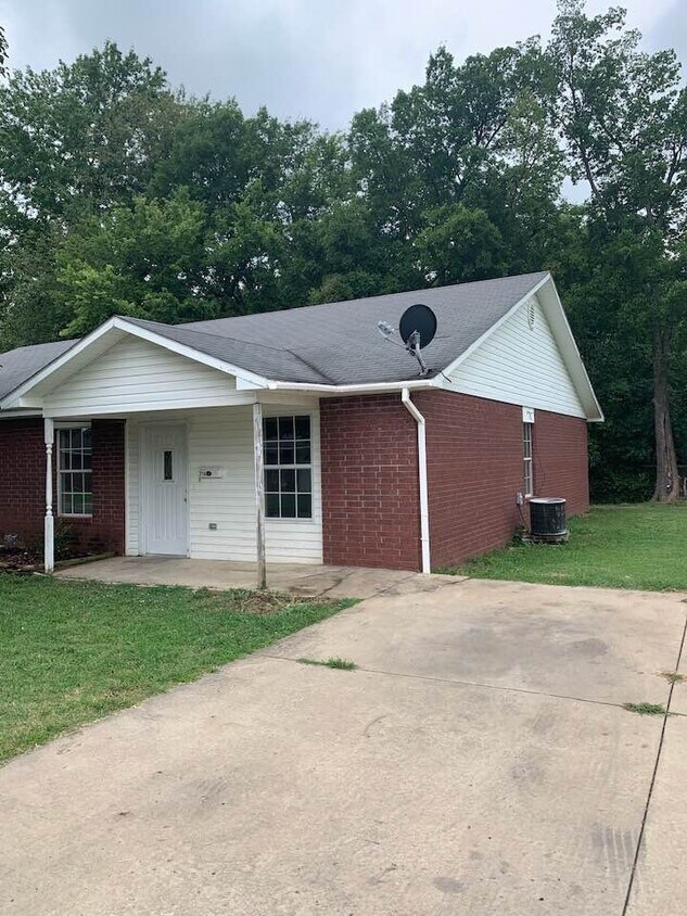 Building Photo - 212/214 6th Place