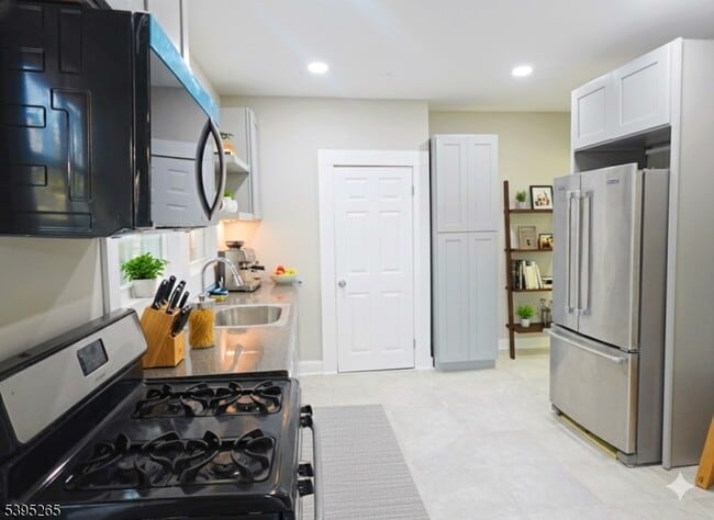 Foto del edificio - 32 Elmwood Ave