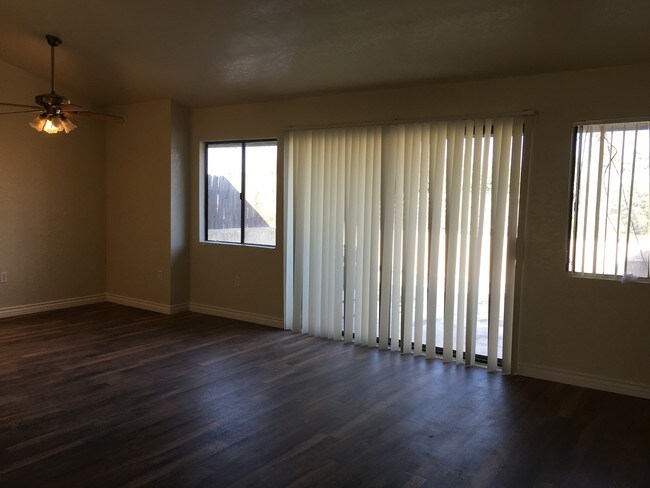 Building Photo - 1424 Cabrillo Ave