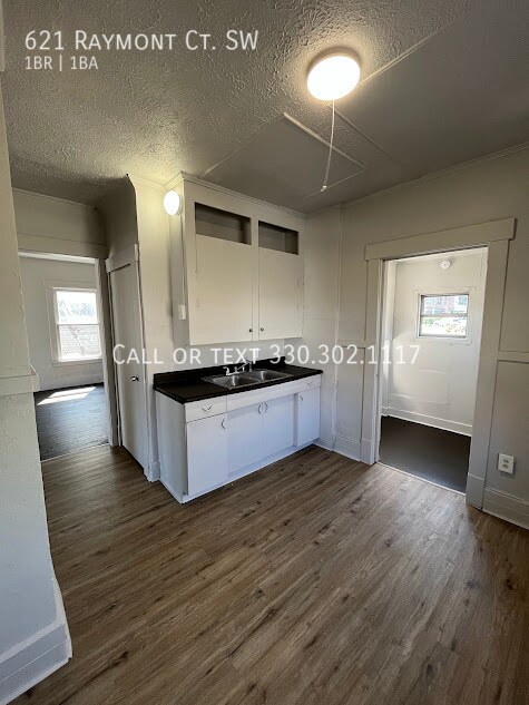 Foto del edificio - 621 Raymont Ct SW
