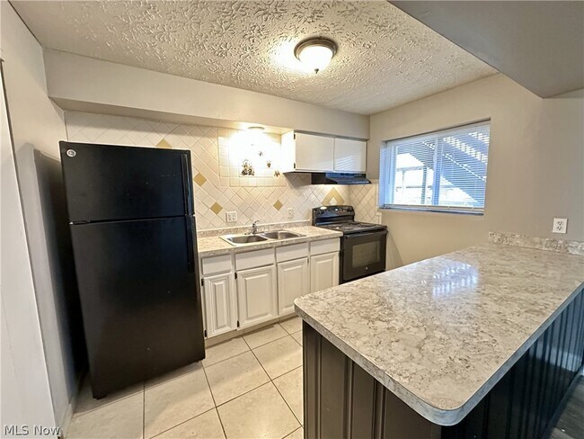 Foto del edificio - 480 Massillon Rd