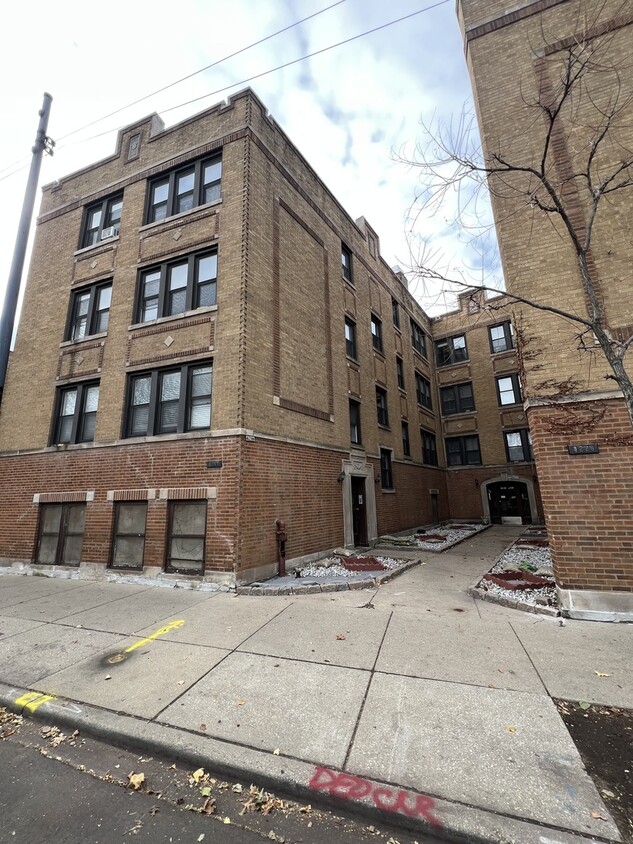 Foto principal - 4224 N Clark St