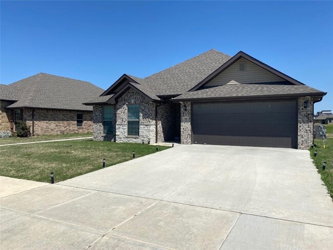 Building Photo - 740 Arkansas Black