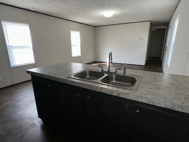 Building Photo - 507 Blakley Dr
