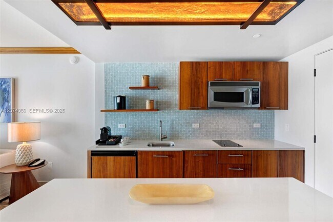 Building Photo - 6801 Collins Ave