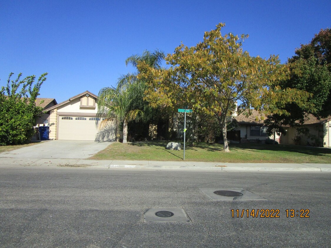 Foto principal - South Bakersfield House coming soon!