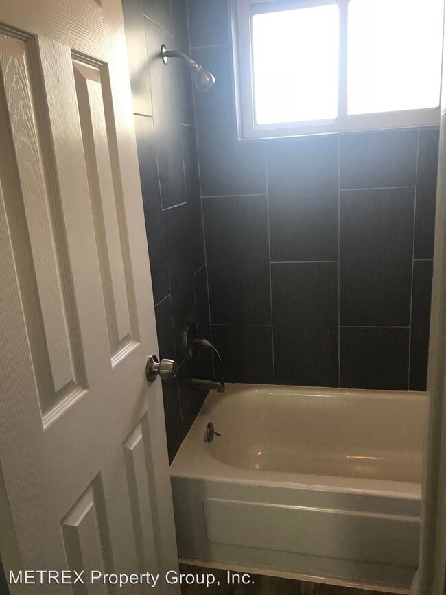 Building Photo - 1 br, 1 bath Apartment - 1410 Humboldt St