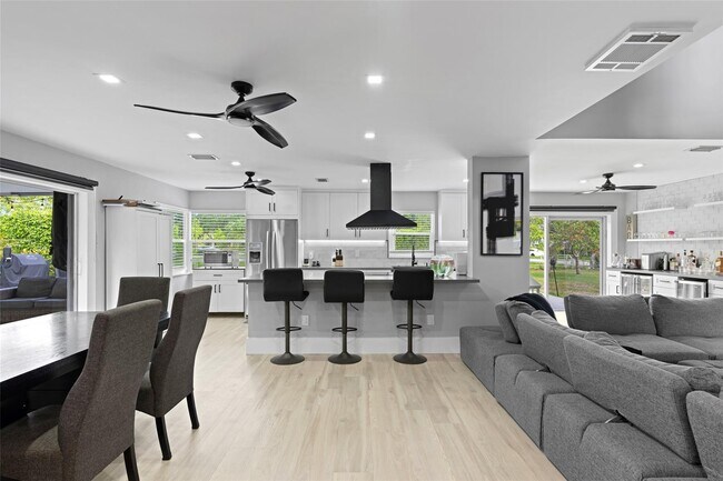 Foto del edificio - 133 SW 159th Way