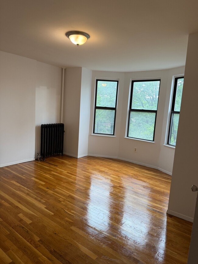 Photo - 312 Woodworth Ave (Yonkers, NY) Apartment