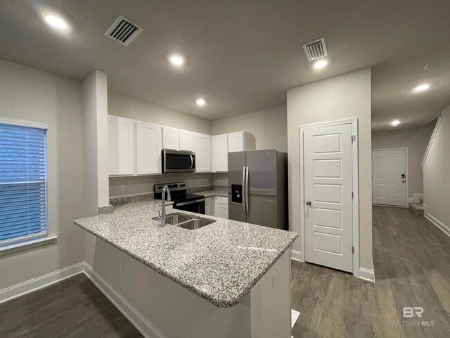Building Photo - 6680 Spaniel Dr