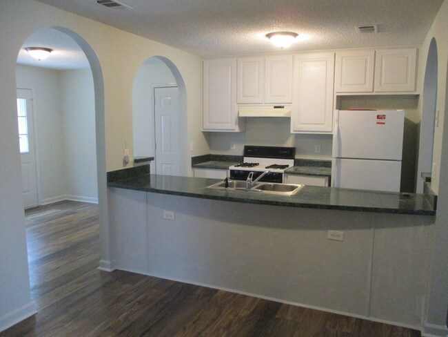 Building Photo - 6380 Ariaal Dr
