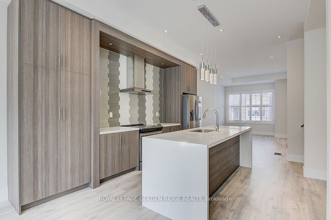 Photo du bâtiment - 25 Sydney Cir