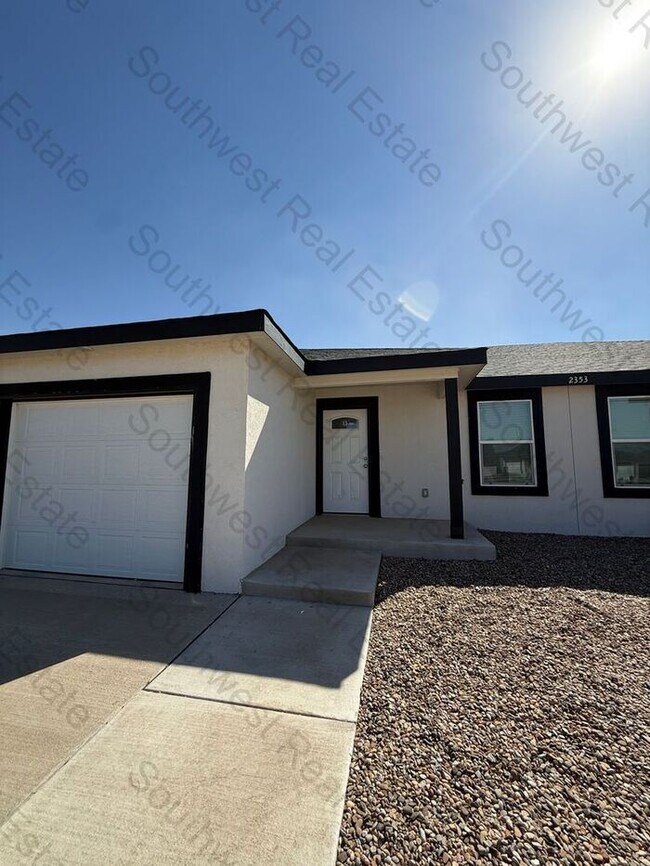 Foto del edificio - Brand New Duplex!