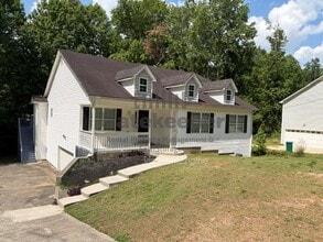 Building Photo - 3161 Glen Hollow Dr